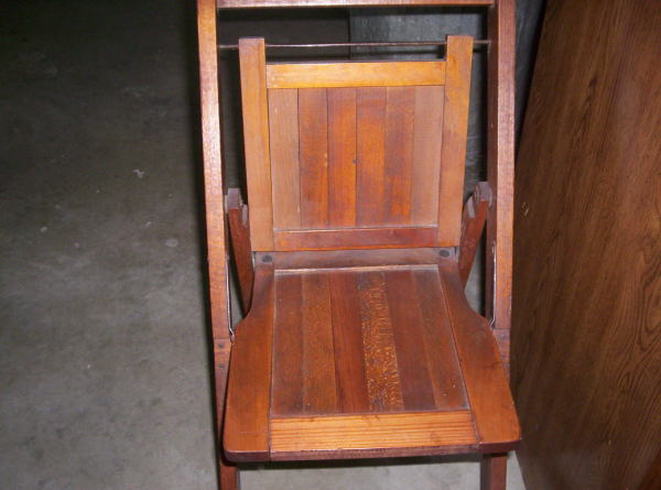 childs chair 
